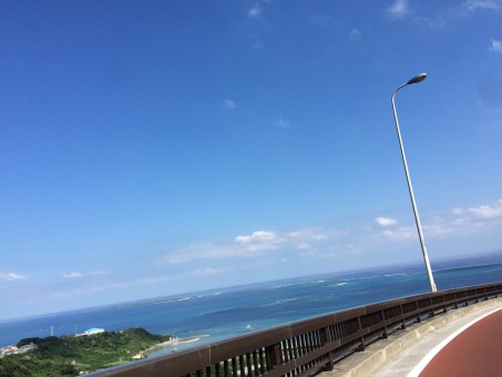  去年行った沖縄 ニライカナイ橋の写真です
